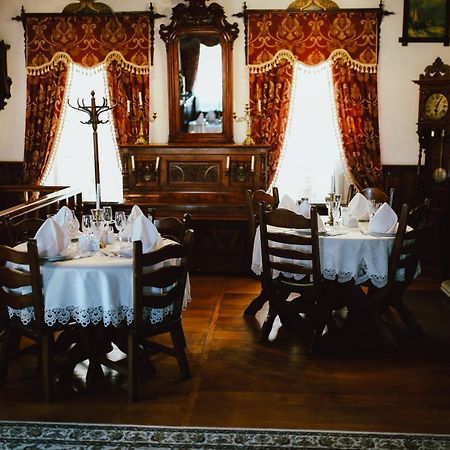 Antique House Hotel Дубно Екстериор снимка