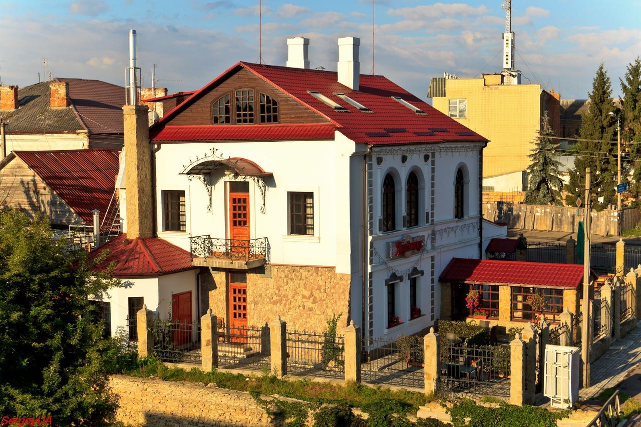 Antique House Hotel Дубно Екстериор снимка