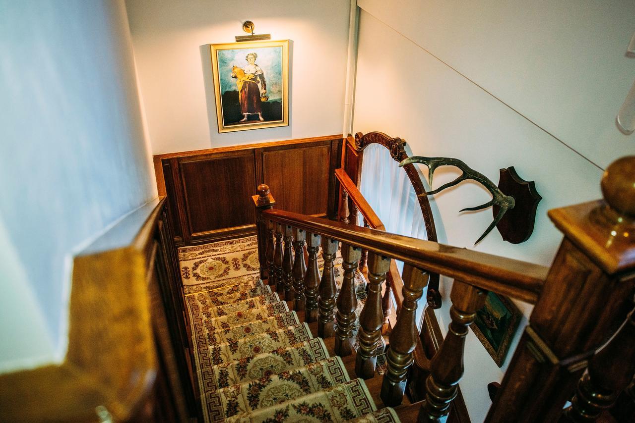Antique House Hotel Дубно Екстериор снимка