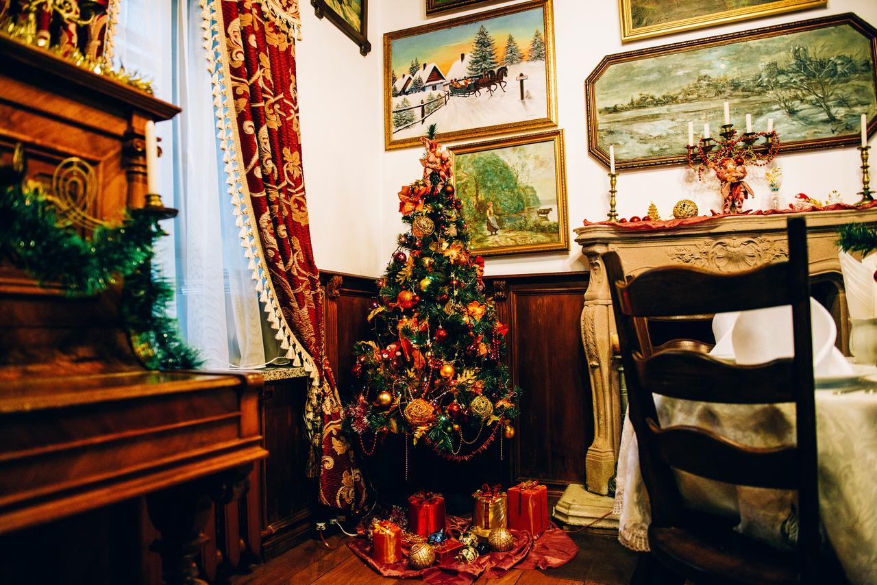 Antique House Hotel Дубно Екстериор снимка