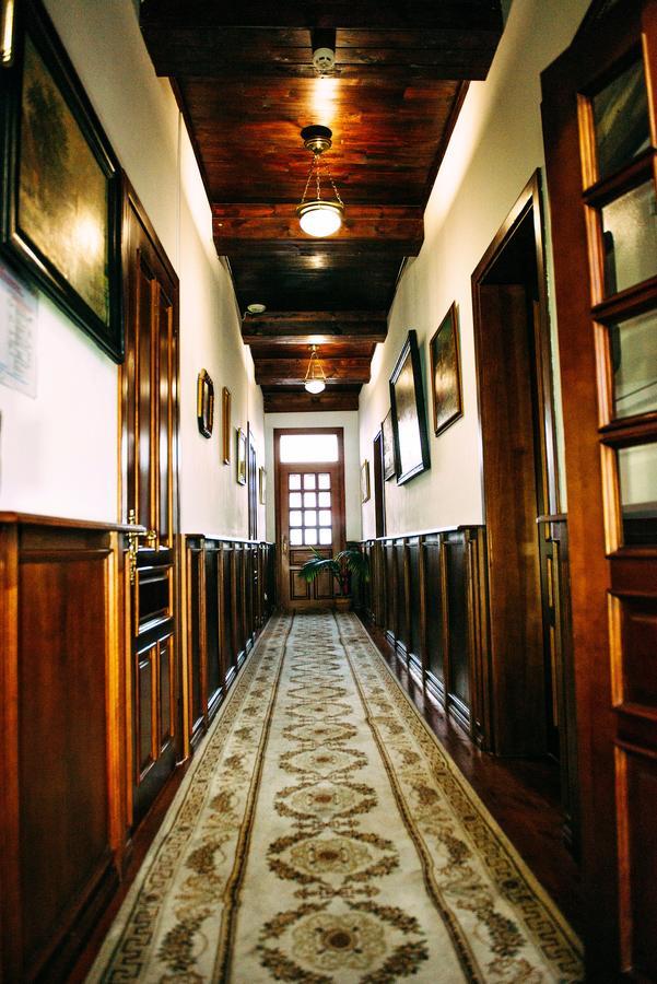 Antique House Hotel Дубно Екстериор снимка