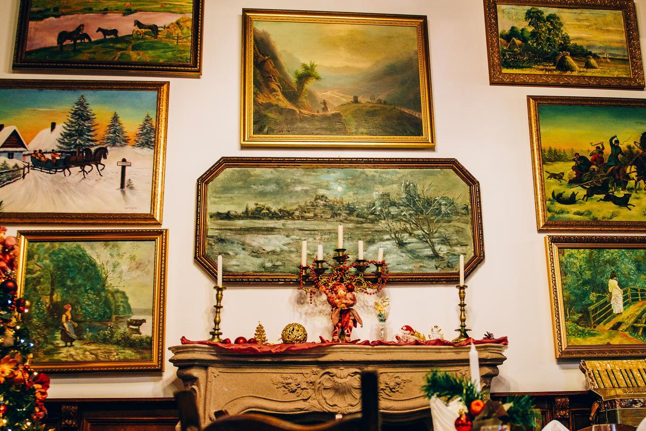 Antique House Hotel Дубно Екстериор снимка